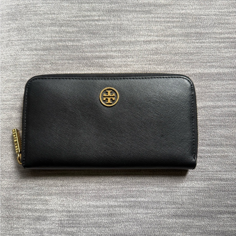 Never Used! Tory Burch black leather wallet